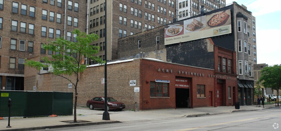 More Photos Of 645 S Clark St, Chicago Freestanding For Sale
