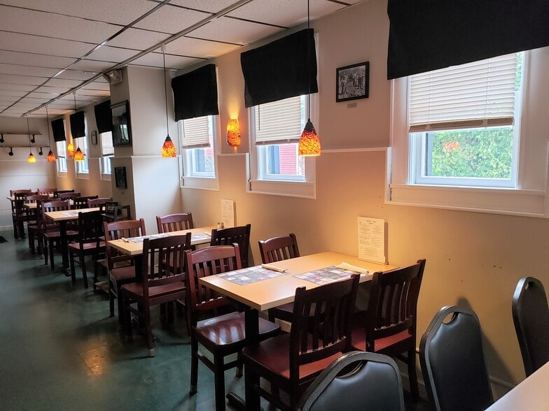 More Photos Of 127 Elm St, Hatfield Restaurant For Sale