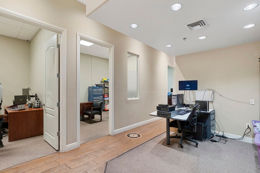 More Photos Of 3672-3674 N Rancho Dr, Las Vegas Medical For Sale