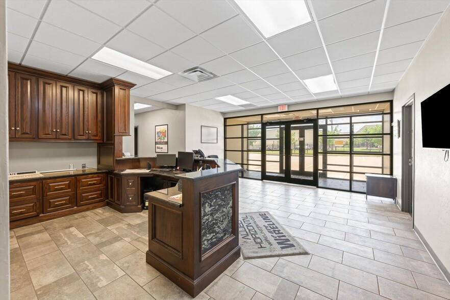 More Photos Of 13020 S Sunnylane Rd, Moore Industrial For Lease