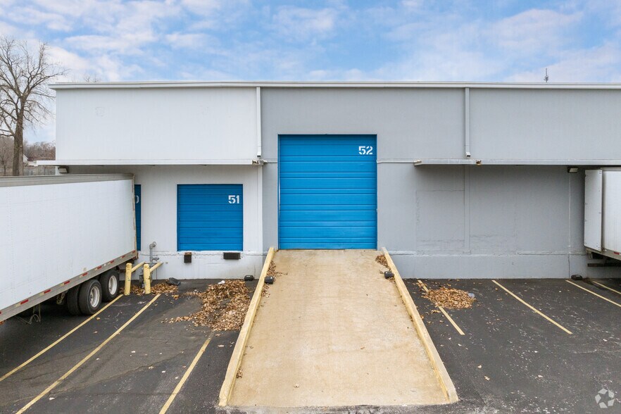 More Photos Of 5220-5320 Winner Rd, Kansas City Warehouse For Lease