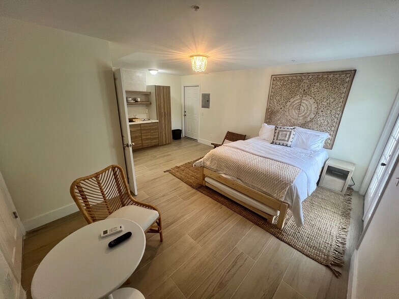 More Photos Of 2502 Tamarind Dr, Hutchinson Island Hotel For Sale