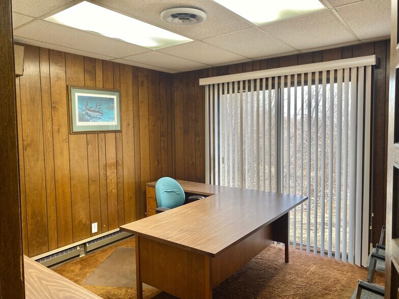 More Photos Of 19323 E Route 20, Marengo Medical For Lease