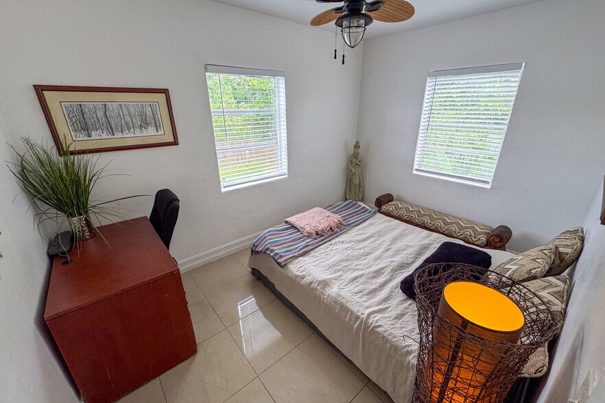 More Photos Of 1801 Spruce Ave, West Palm Beach Apartments For Sale