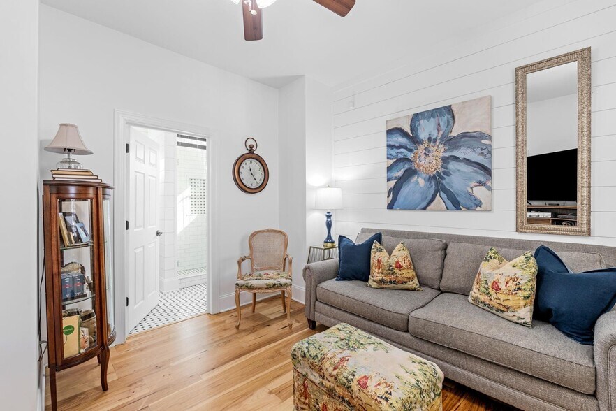 More Photos Of 317 W Stone Ave, Greenville Office Residential For Sale
