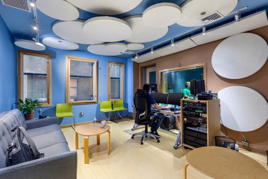 More Photos Of 115 W 45th St, New York Office For Lease