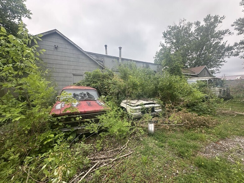 More Photos Of 6530 Broadway St, Lancaster General Retail For Sale