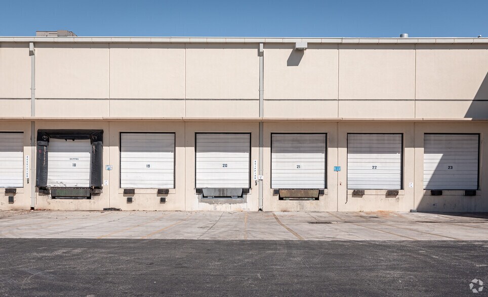 More Photos Of 2525 Davie Rd, Davie Warehouse For Lease
