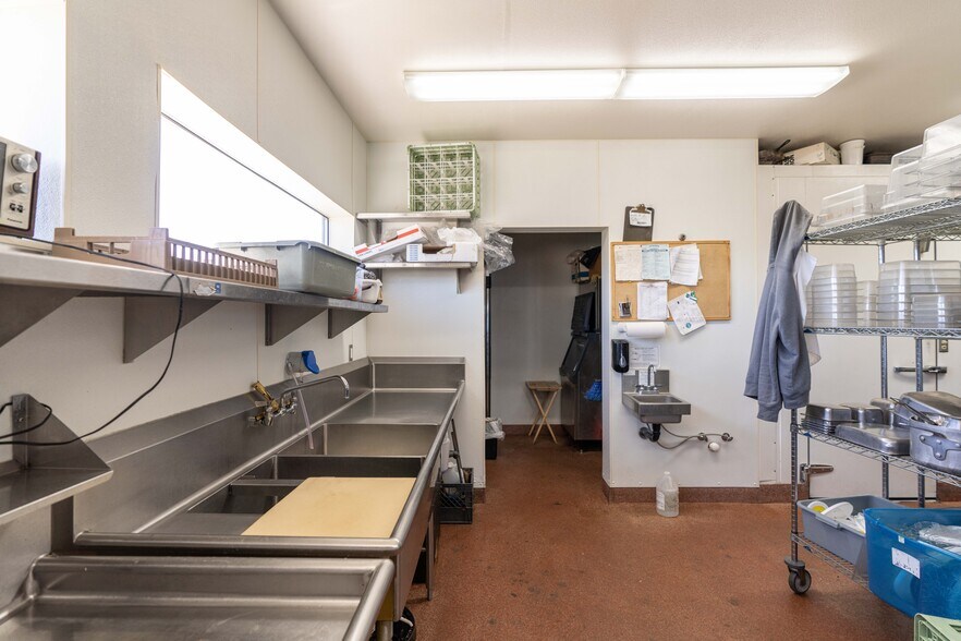 More Photos Of 1695 Beach Loop Drive, Bandon Restaurant For Sale