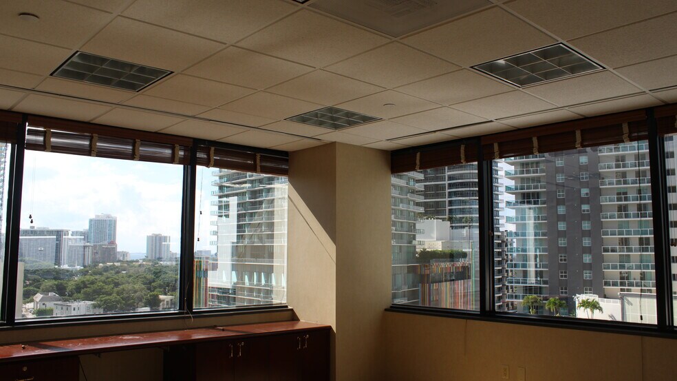 More Photos Of 1200 Brickell Ave, Miami Office For Lease
