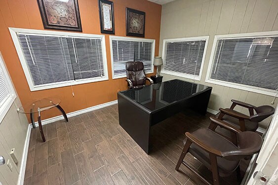 More Photos Of 1605 Military Rd, Brownsville Distribution For Lease