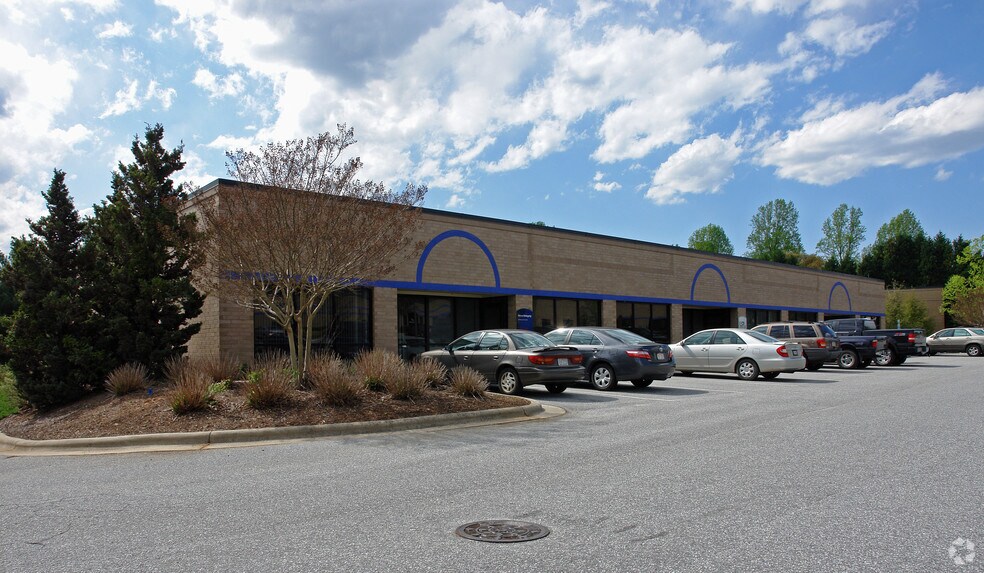 Primary Photo Of 301 10th St NW, Conover Office For Lease