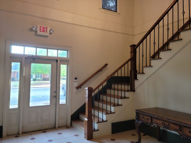 More Photos Of 1022 Twelve Oaks Pl, Watkinsville Loft Creative Space For Lease