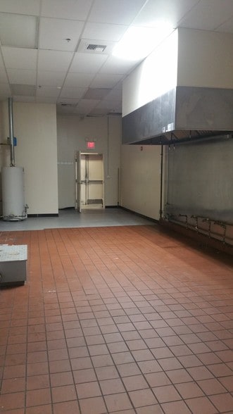 More Photos Of 7500-7558 Annapolis Rd, Lanham Unknown For Lease