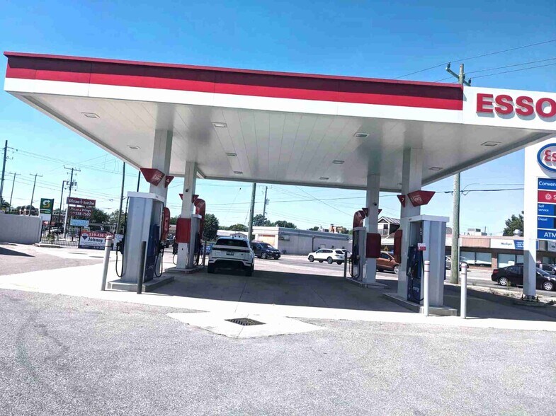 More Photos Of 410 Queen St, Chatham Service Station For Sale