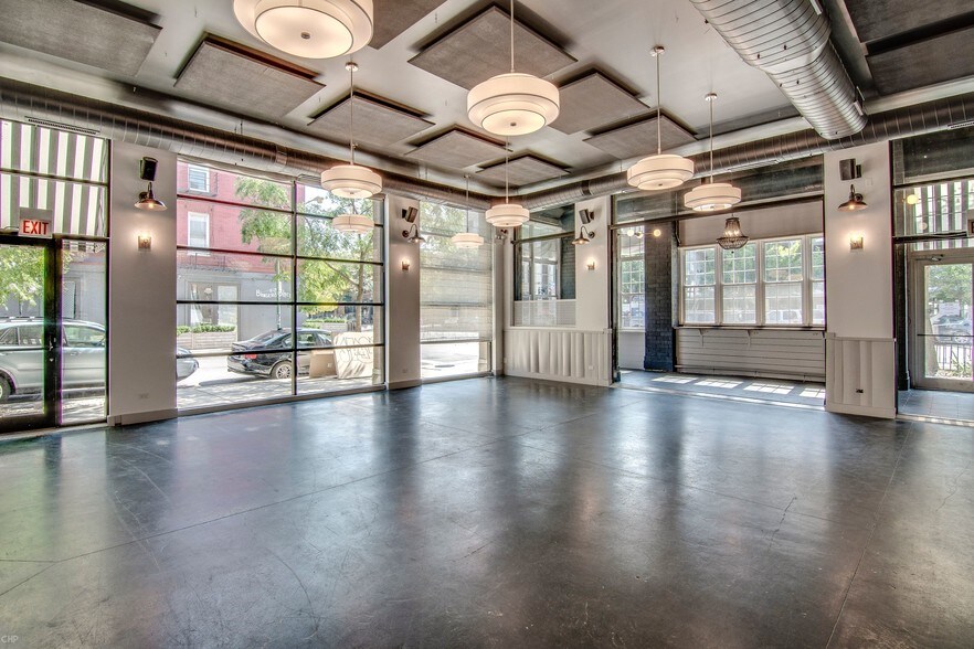 Primary Photo Of 1700 W Division St, Chicago Apartments For Lease