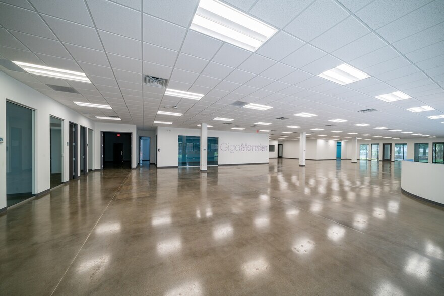 More Photos Of 425 Franklin Gateway SE, Marietta Unknown For Lease