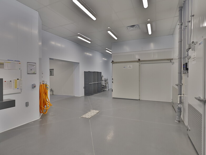 More Photos Of 333 Ch Brosseau, Cowansville Industrial For Lease