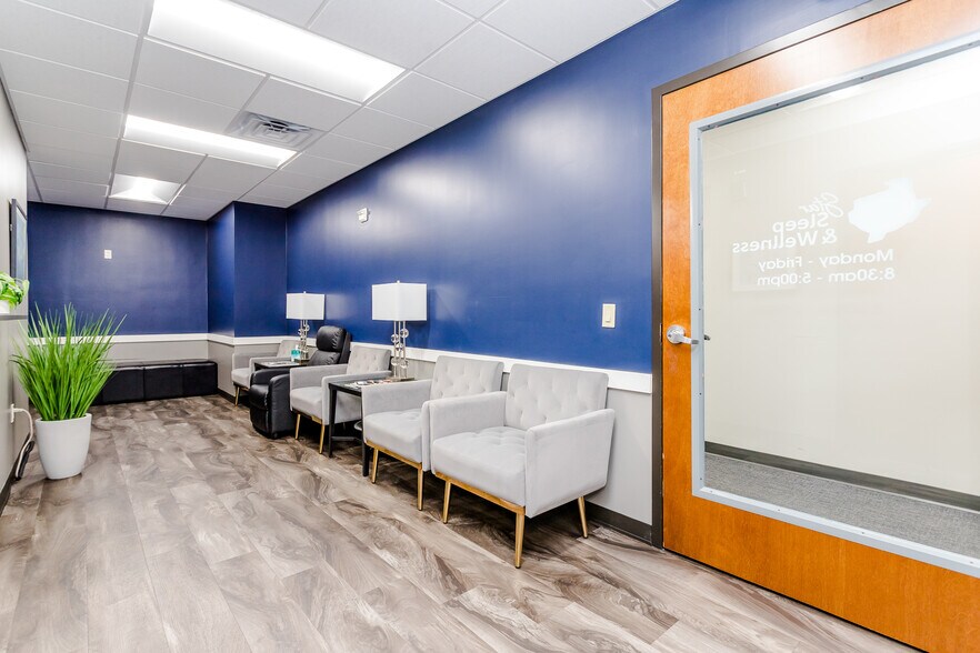 More Photos Of 5477 Glen Lakes Dr, Dallas Medical For Lease