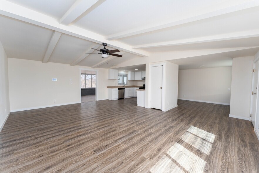 More Photos Of 17331 W Grand Ave, Surprise Office For Sale
