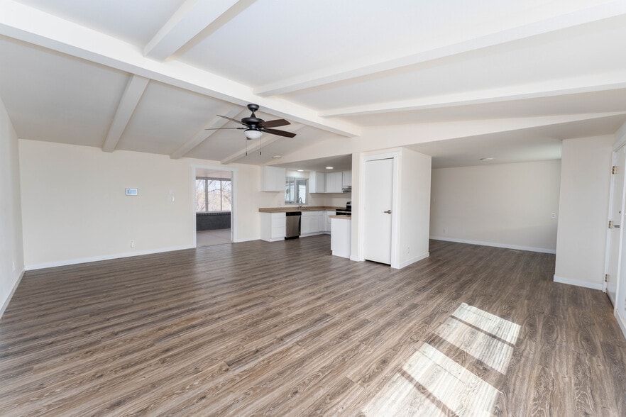 More Photos Of 17331 W Grand Ave, Surprise Office For Sale