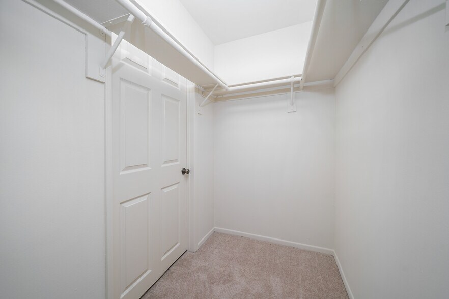 More Photos Of 4651 Cahuenga Blvd, North Hollywood Apartments For Sale