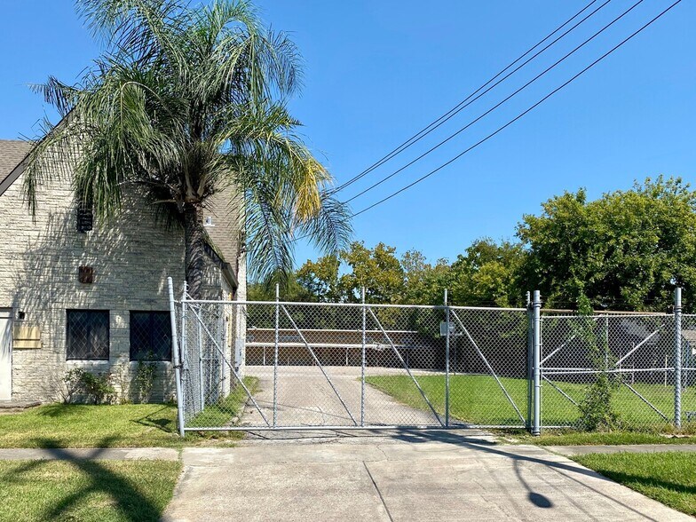 More Photos Of 6601 Sherman St, Houston Lodge Meeting Hall For Sale