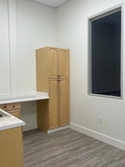 More Photos Of 5151 W Oquendo Rd, Las Vegas Warehouse For Lease