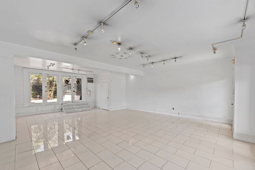 More Photos Of 1129-1133 Montana Ave, Santa Monica Storefront Retail Office For Lease