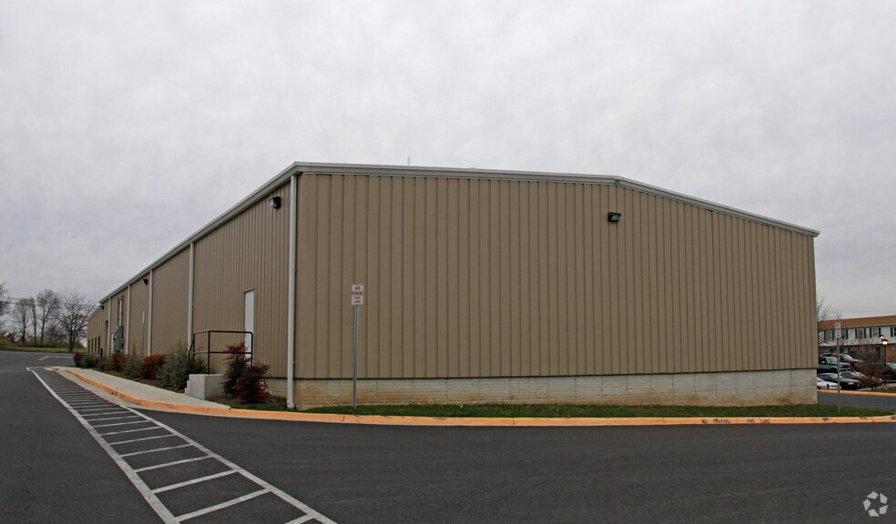 More Photos Of 3018 Shawnee Dr, Winchester Flex For Lease