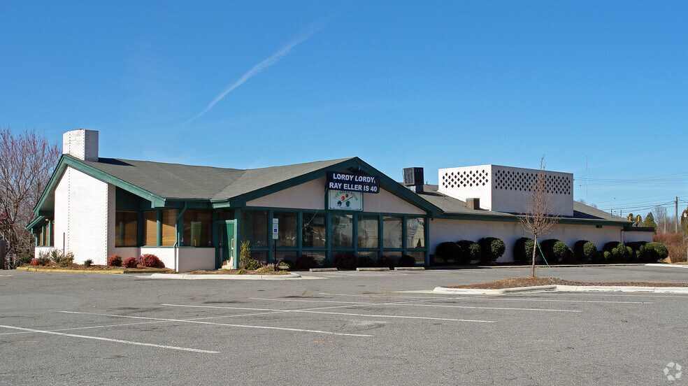 Primary Photo Of 835 S Main St, Kernersville General Retail For Sale