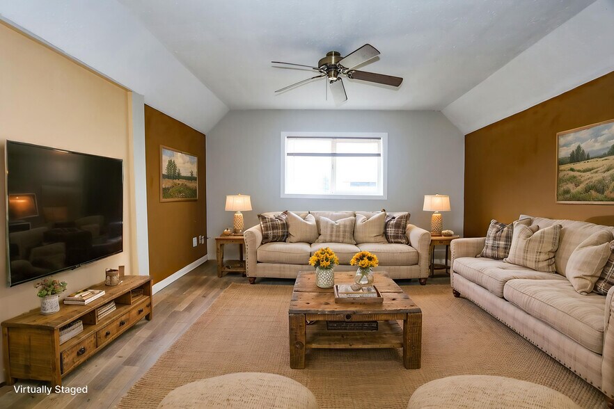 More Photos Of 1111 Chenault Ave, Hoquiam Apartments For Sale