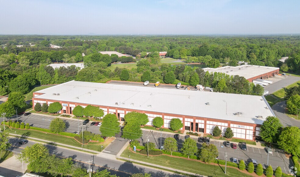 More Photos Of 6431 Reames Rd, Charlotte Light Distribution For Lease