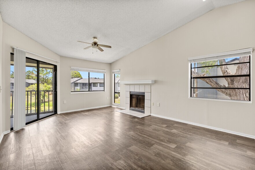 More Photos Of 5933 28th Ave W, Bradenton Apartments For Sale