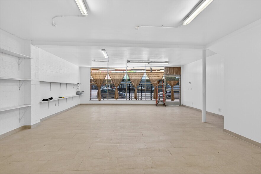 More Photos Of 16119 Sherman Way, Van Nuys Freestanding For Sale