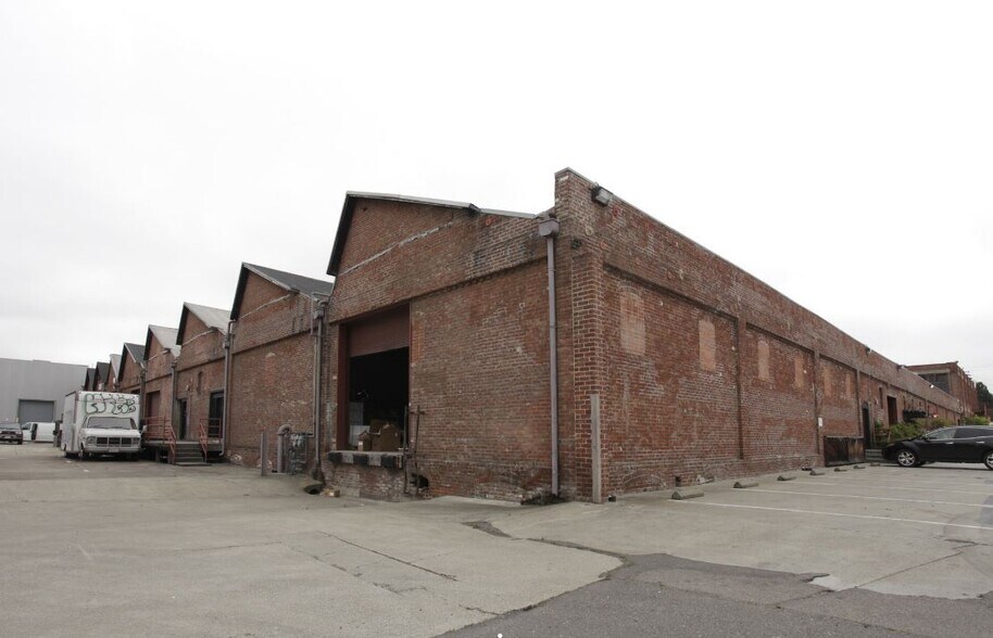 More Photos Of 2130-2220 Livingston St, Oakland Light Manufacturing For Lease