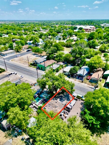 More Photos Of 2217 Guadalupe St, San Antonio Freestanding For Sale