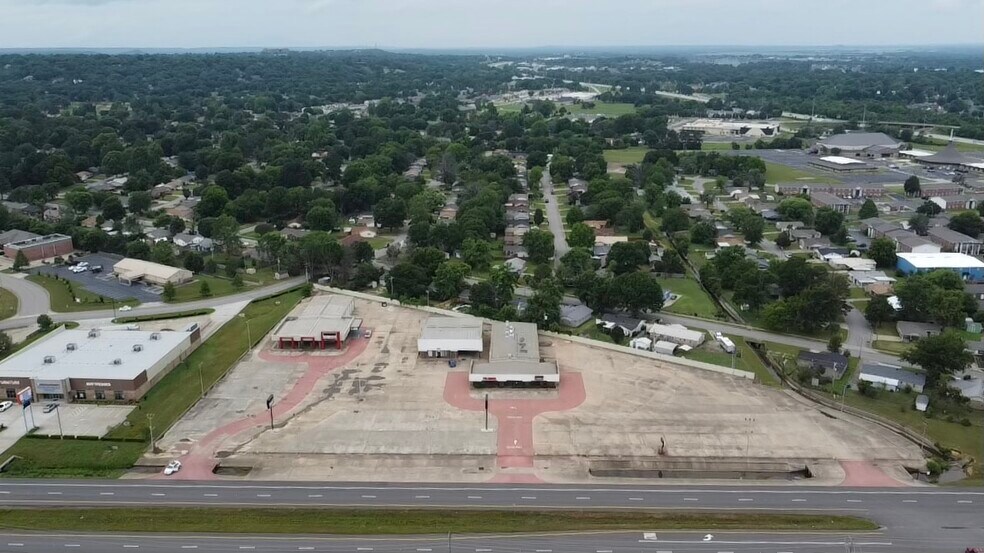 Primary Photo Of 8200 S US-71 Hwy, Fort Smith Auto Dealership For Sale