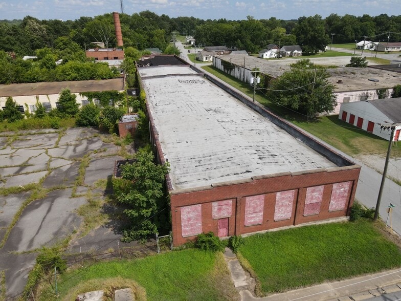 More Photos Of 520 Reese St, Emporia Warehouse For Sale
