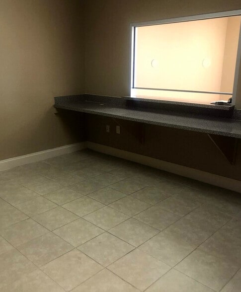 More Photos Of 15437 S US Highway 441, Summerfield Medical For Sale