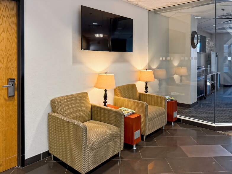 More Photos Of 500 N Rainbow Blvd, Las Vegas Office For Lease