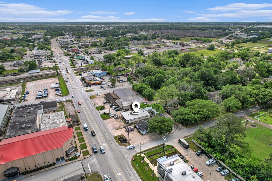 More Photos Of 4214 W Broadway, Pearland Freestanding For Sale