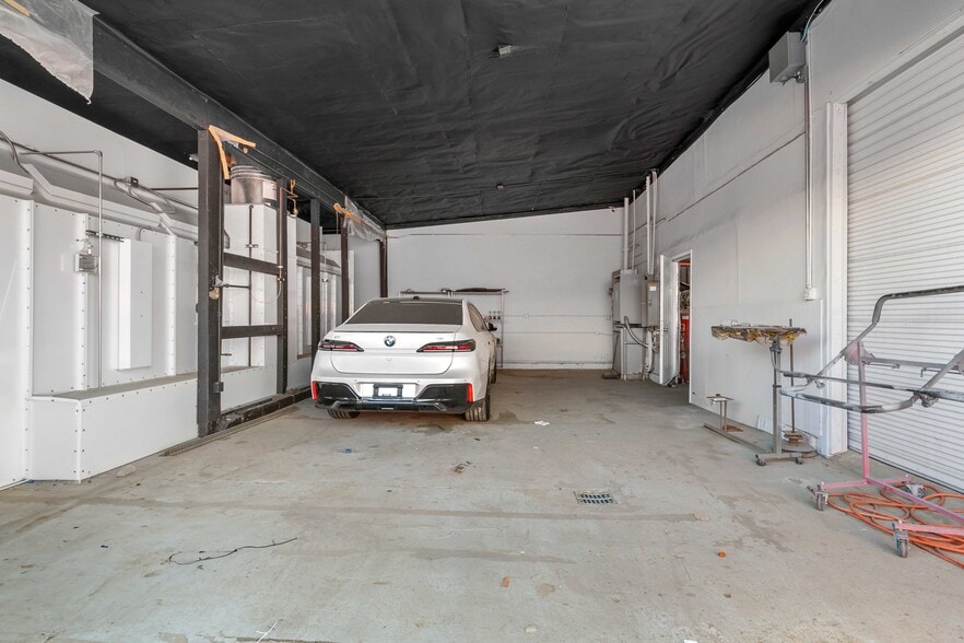 More Photos Of 11686 Sheldon St, Sun Valley Warehouse For Lease