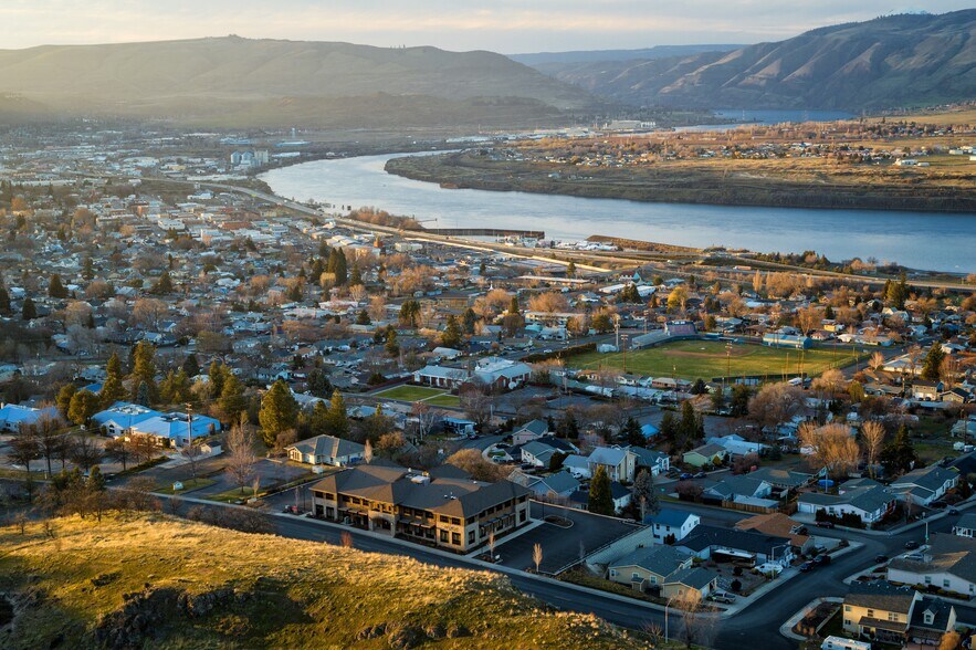 More Photos Of 1935 E 19th St, The Dalles Medical For Lease
