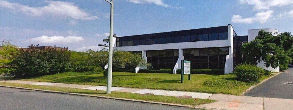 More Photos Of 1077 Rydal Rd, Rydal Office For Lease