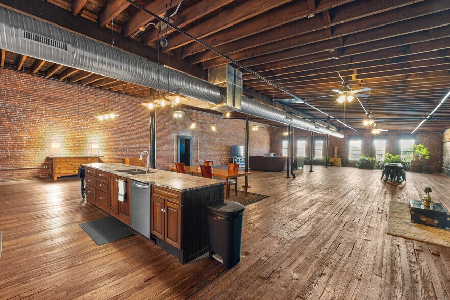 More Photos Of 120 N Elm St, Henderson Storefront Retail Residential For Sale