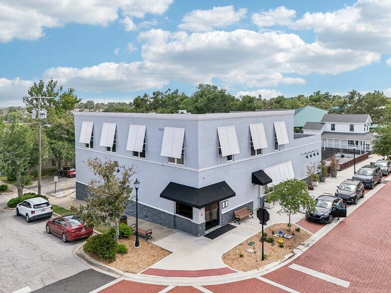 Primary Photo Of 801 W Montrose St, Clermont Restaurant For Sale