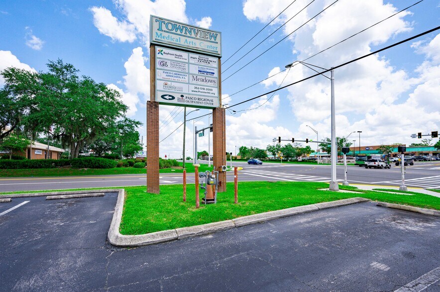 More Photos Of 37802-37814 Medical Arts Ct, Zephyrhills Medical For Lease