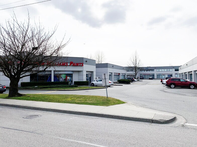 More Photos Of 11120 Bridgeport Rd, Richmond Warehouse For Lease