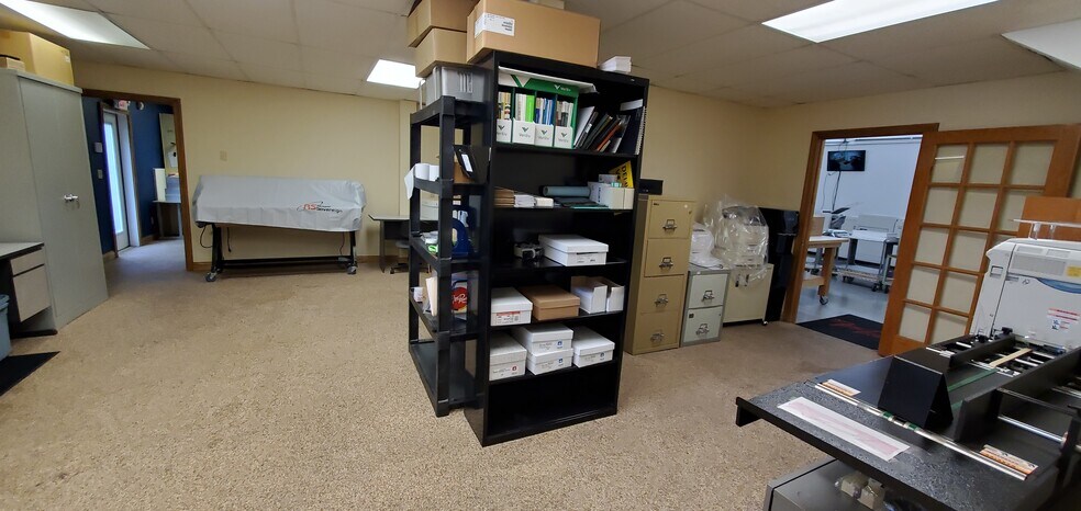 More Photos Of 125 S Westplex Ave, Bloomington Warehouse For Sale
